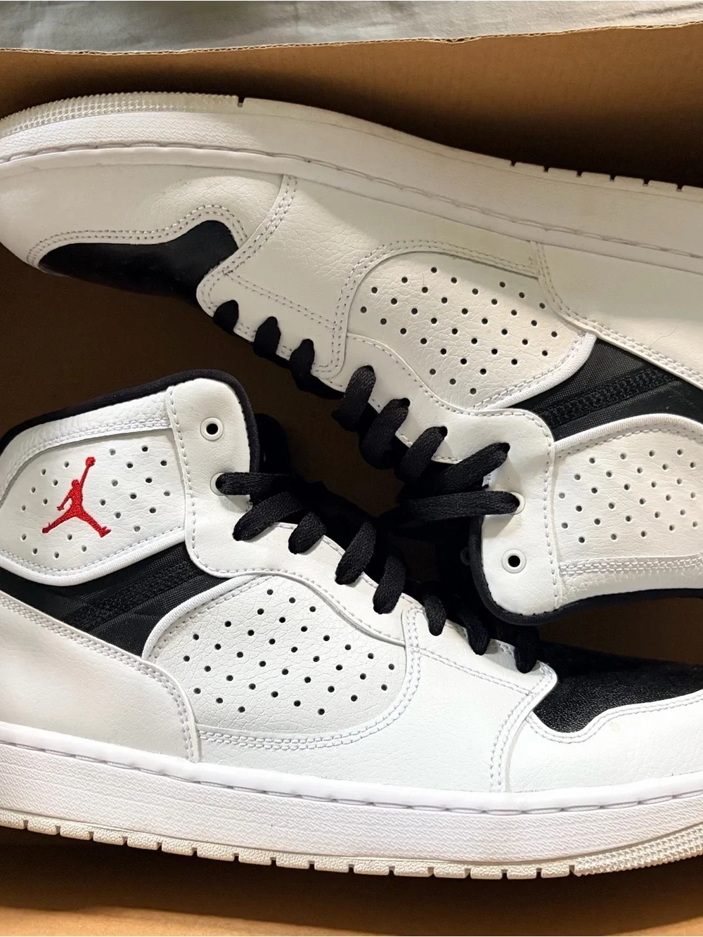 Jordan Access Sneakers  White / Gym Red - Black Jumpman